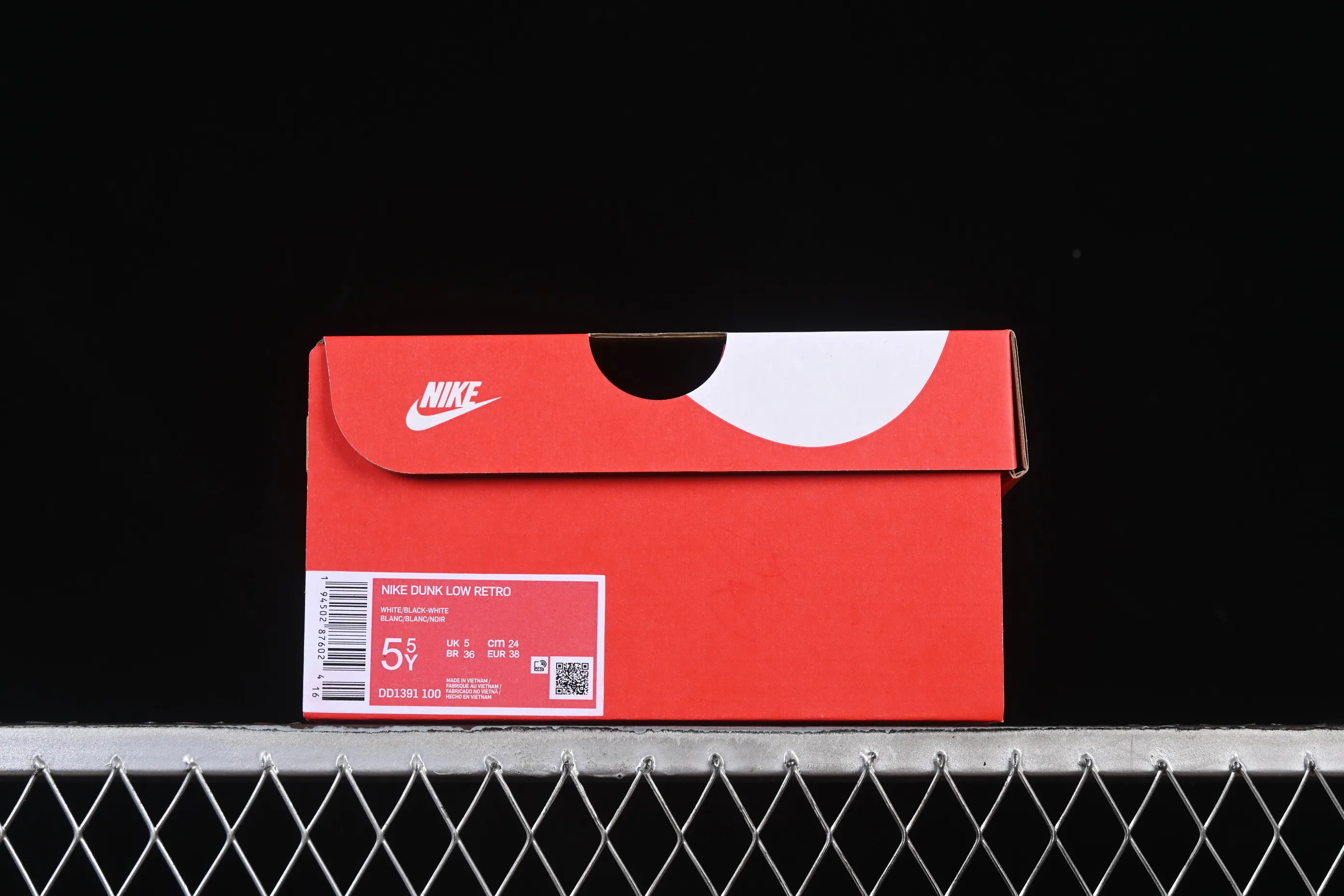 All categories Nk SB Dunk series Nk SB Dunk Low low-top sneakers Nike SB Dunk Low black and white purple hook low-top casual sneakers DD1391-100